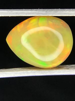 Opal gemstone. Cabachon opal gemstone. 1.90 carats.