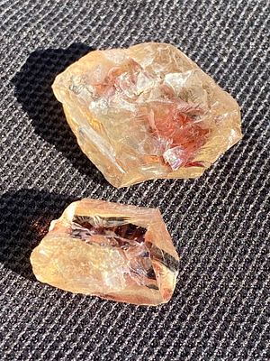 Rock, Crystal, Natural, Collectible, Mineral, Rough. Sunstone Cutting Rough 11g
