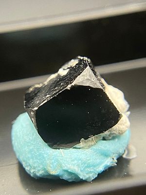 Rock, Crystal, Natural, Collectible, Mineral, Specimen. Bixbyite Thomas Range, Utah C Hall Collection
