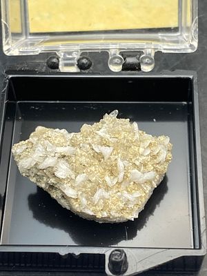 Rock, Crystal, Natural, Collectible, Mineral, Specimen. Apatite Harvard Quarry, Maine C Hall 