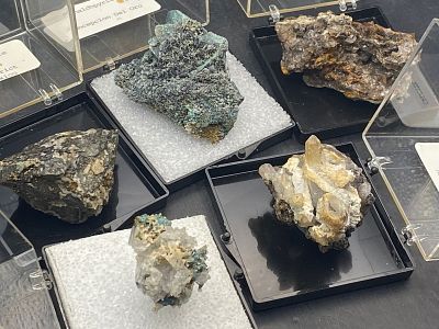 Rock, Crystal, Natural, Collectible, Mineral, Specimen. Mexico Minerals: Calcite, Chalcopyrite 