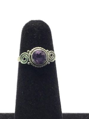 Sterling silver ring. Sterling ring with amethyst gemstone. 2.32 grams total weight. Size 5