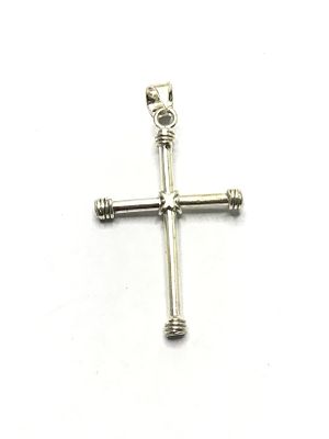 Sterling silver pendant. Sterling cross pendant weighing 2.08 grams.