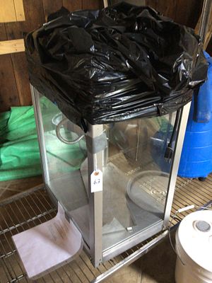Popcorn/Kettle Corn Machine. come with a Cesery‘s