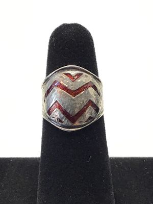 Artisan made ring. Sterling silver ring with red stone inlay. 5.51 grams total weight. Size 7 