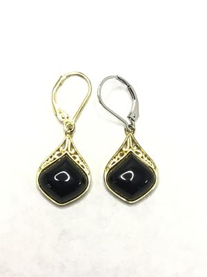 Sterling silver earrings. Sterling earrings with onyx stones. 4.43 grams total weight.
