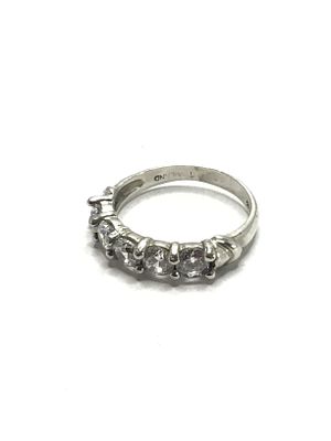 Sterling silver ring. Sterling ring with clear stones. 2.72 grams total weight. Size 7.