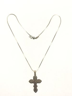 Sterling silver necklace and pendant. Sterling necklace and pendant weighing 15.85 grams total. 