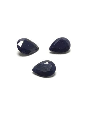 Sapphire gemstones. Pear shaped sapphires. 5.30 carats total.