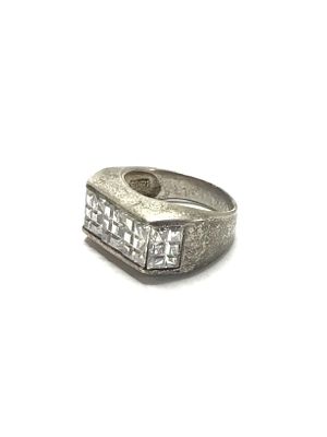 Sterling silver ring. Sterling ring with multiple clear gemstones. 14.72 grams total weight. 