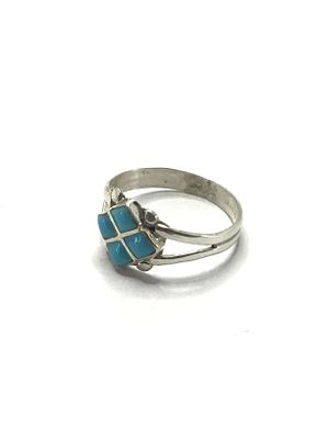 Zuni handmade ring. Sterling silver ring with turquoise stones. 1.74 grams total weight. Size 7 