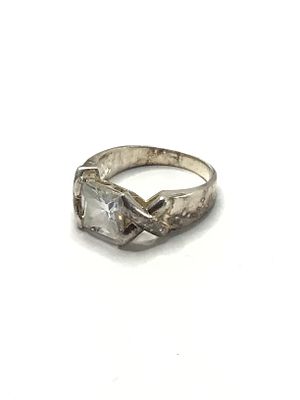 Sterling silver ring. Sterling ring with clear gemstone. 4.74 grams total weight. Size 8 1/2.