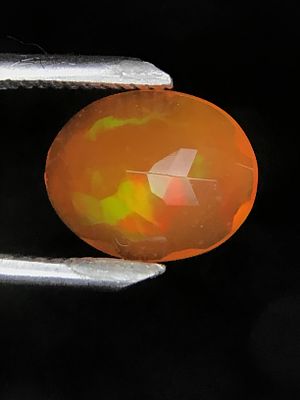 Opal cabachon. 11x9mm opal cabachon. 1.80 carats total.