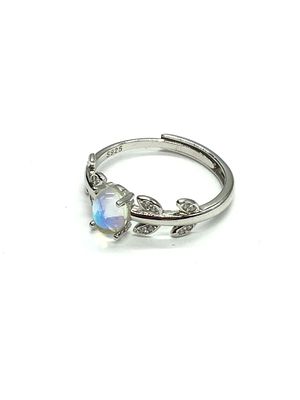 Sterling silver ring. Sterling ring with moonstone gemstone. 2.16 grams total weight. Size 9.