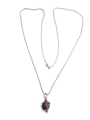 Sterling silver necklace with pendant. Sterling silver necklace and pendant weighing 12.92 grams 