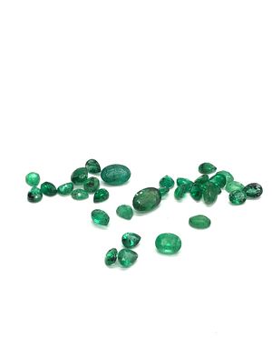 Emerald gemstones. Various cut emeralds. 5.20 carats total.