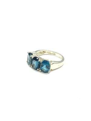 Sterling silver ring. Sterling ring with topaz gemstones. 4.04 grams total weight. Size 6.