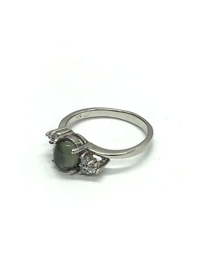 Sterling silver ring. Sterling ring with clear gemstone. 3.17 grams total weight. Size 9 1/2.
