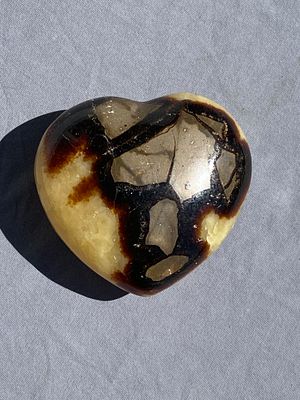 Septarian, Heart, Carving, Rock, Crystal, Collectible. Heart: Septarian 3"