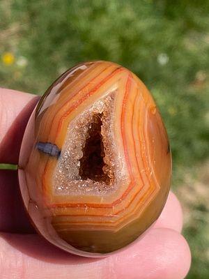 Egg, Carnelean, Agate, Rock, Decor, Collectible. Egg: Carnelean Agate with Open Crystal Pocket 2"