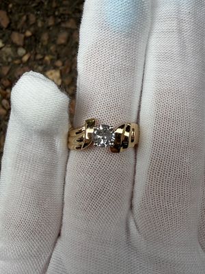 .54 ct center diamond in a unique sculpted setting ring. Beautiful 14K gold diamond ring 