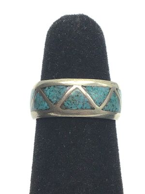 Artisan handmade ring. Sterling silver ring with crushed turquoise inlay. 5.86 grams total 