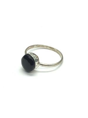 Zuni handmade ring. Sterling silver ring with jet stone. 0.88 grams total weight. Size 5. Made 