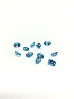 Blue topaz gemstones. Oval cut blue topazes. 10.40 grams total.