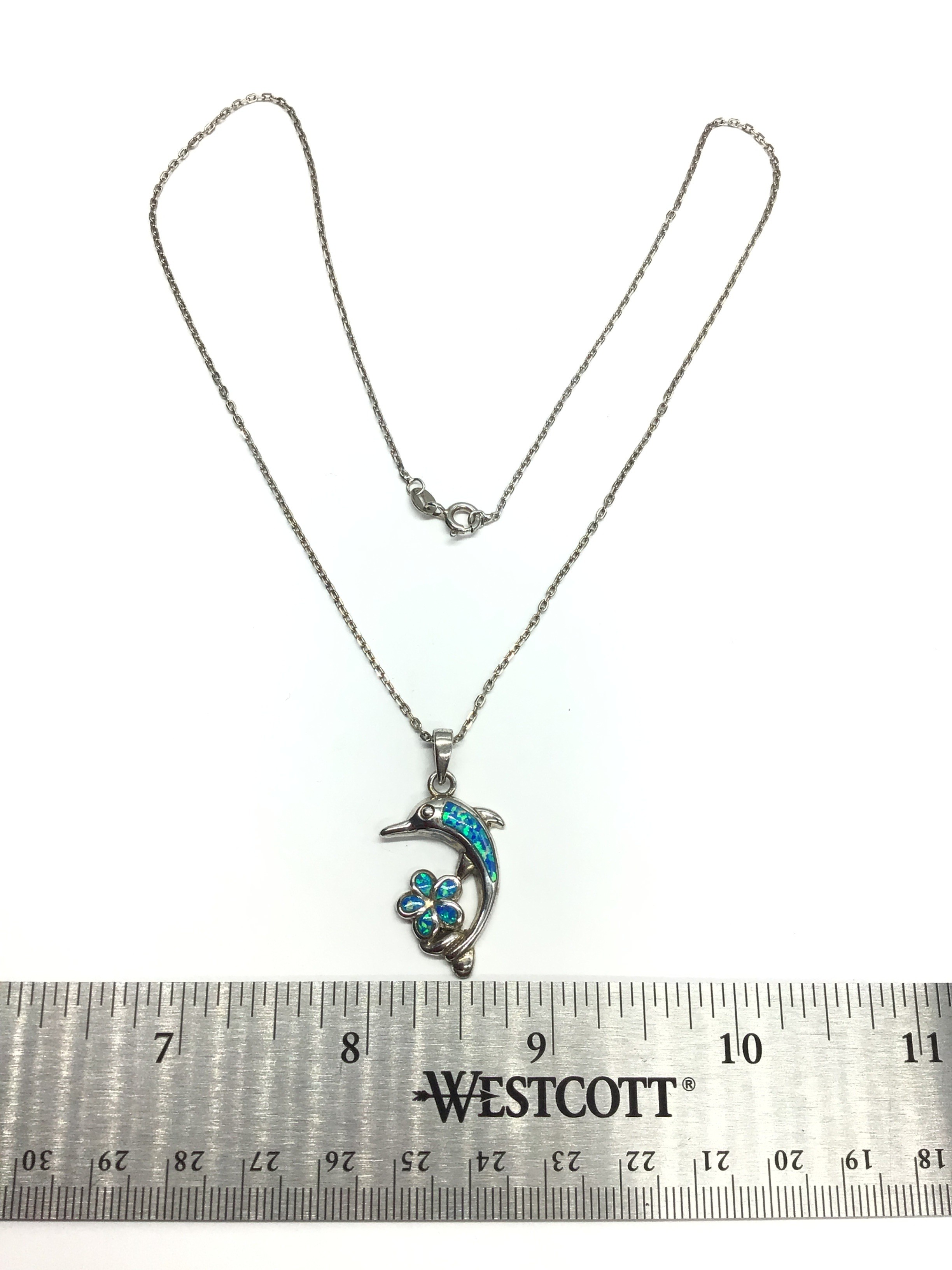 Sterling silver necklace with pendant