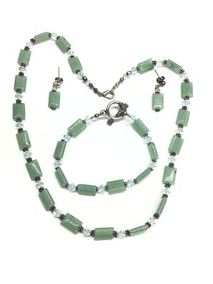 Sterling silver jewelry set. Sterling silver earrings, bracelet and necklace with jadeite 