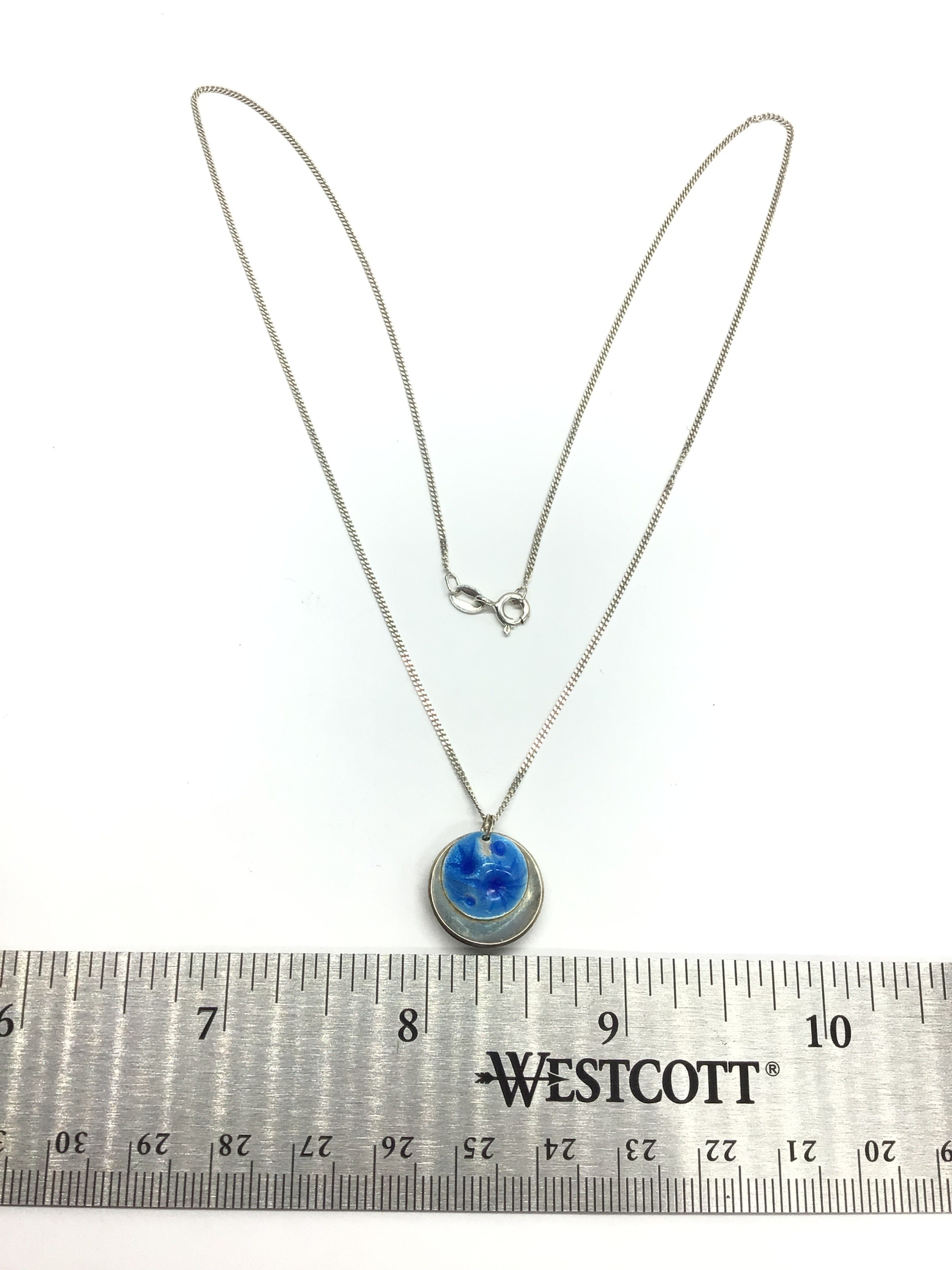 Sterling silver necklace with pendant