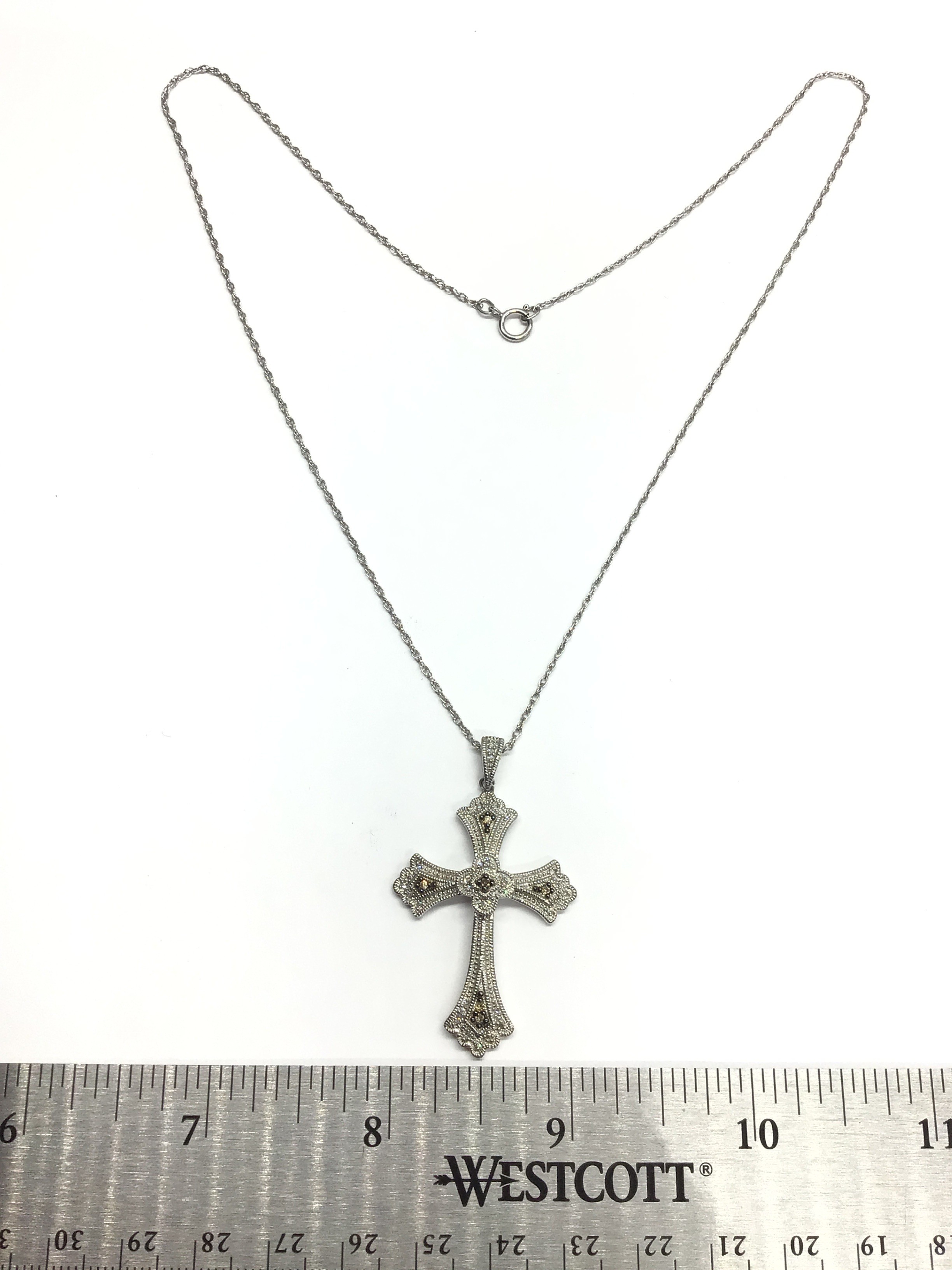 Sterling silver necklace with pendant