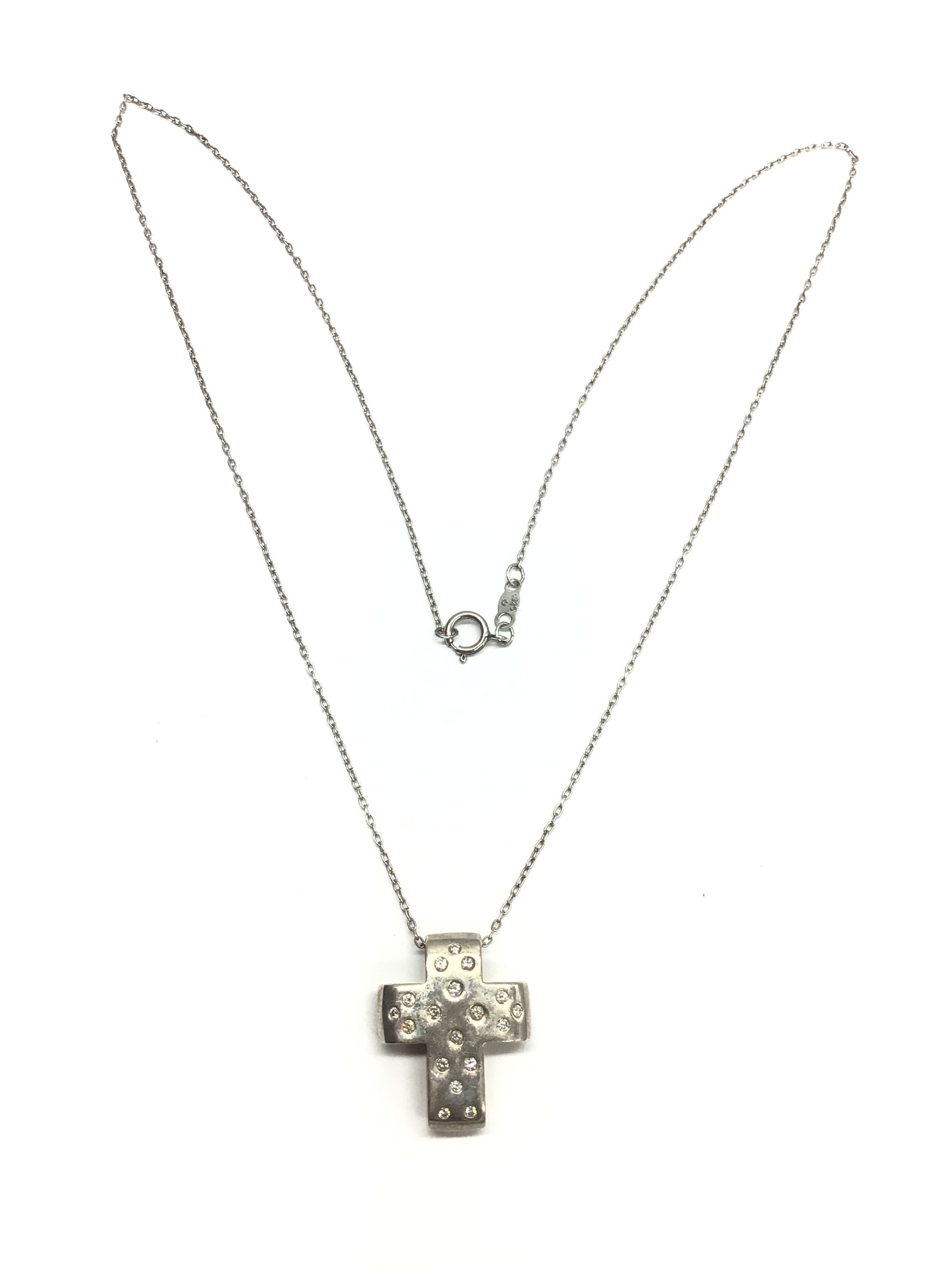 Sterling silver necklace with pendant