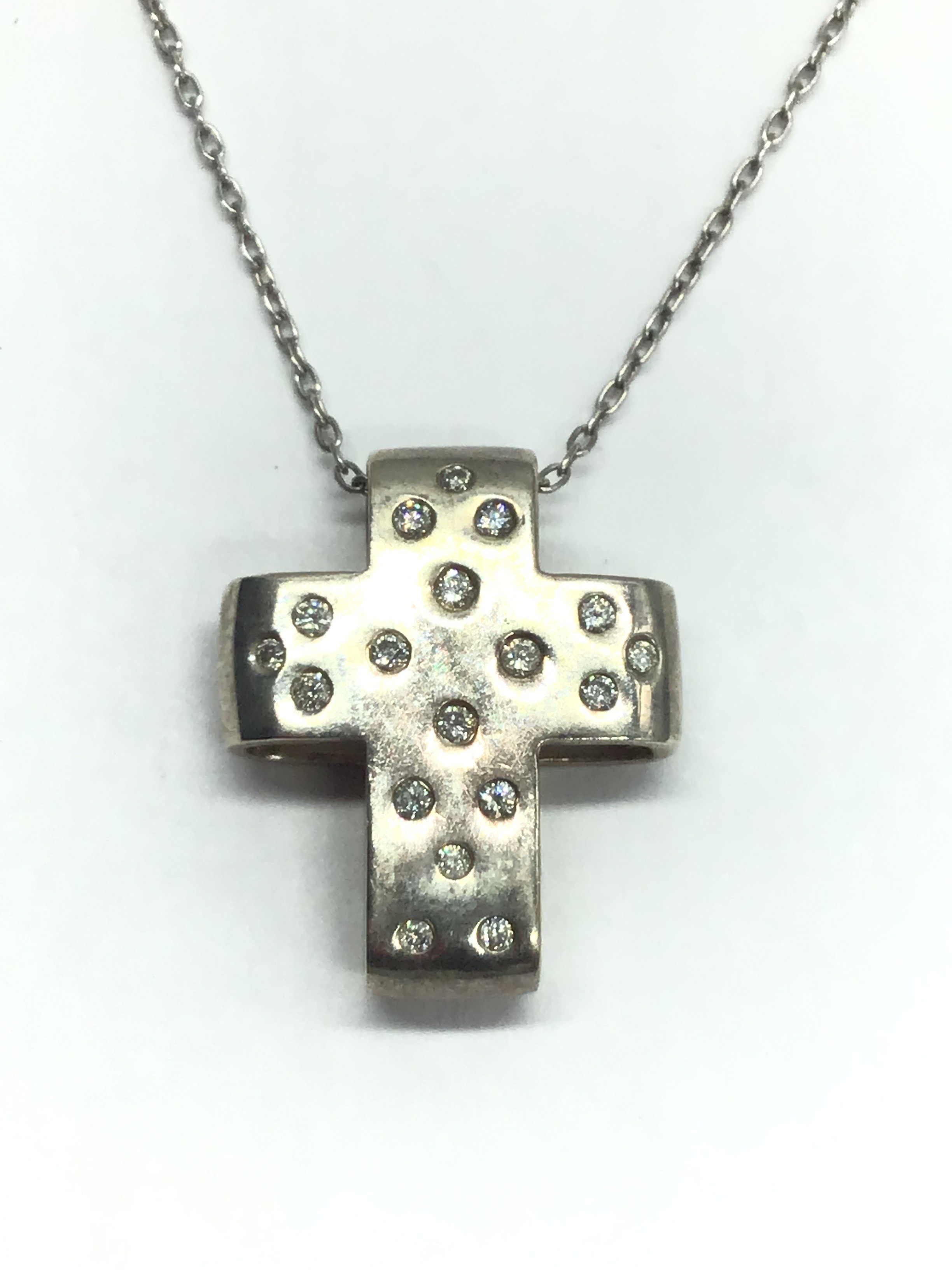 Sterling silver necklace with pendant