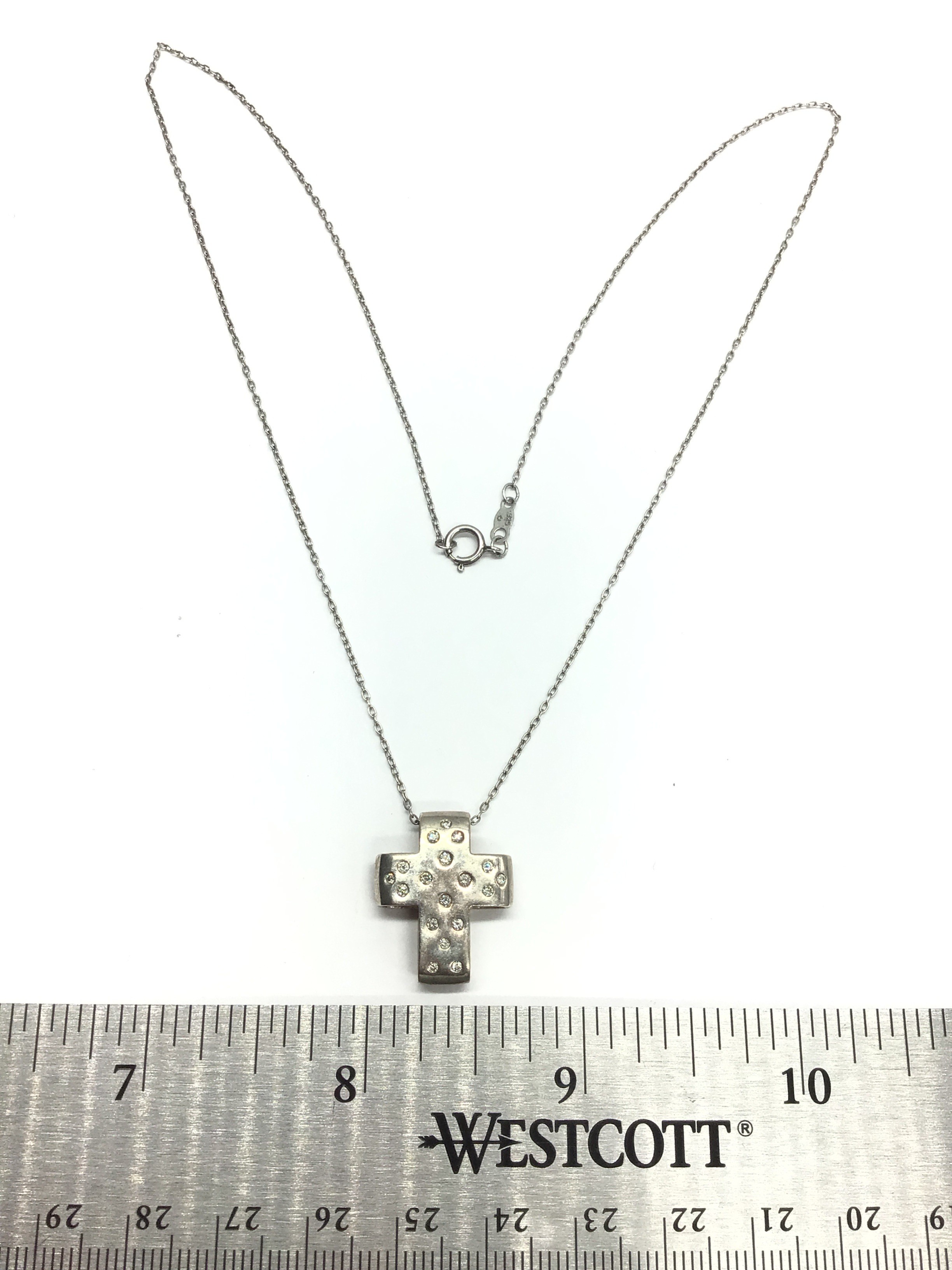 Sterling silver necklace with pendant