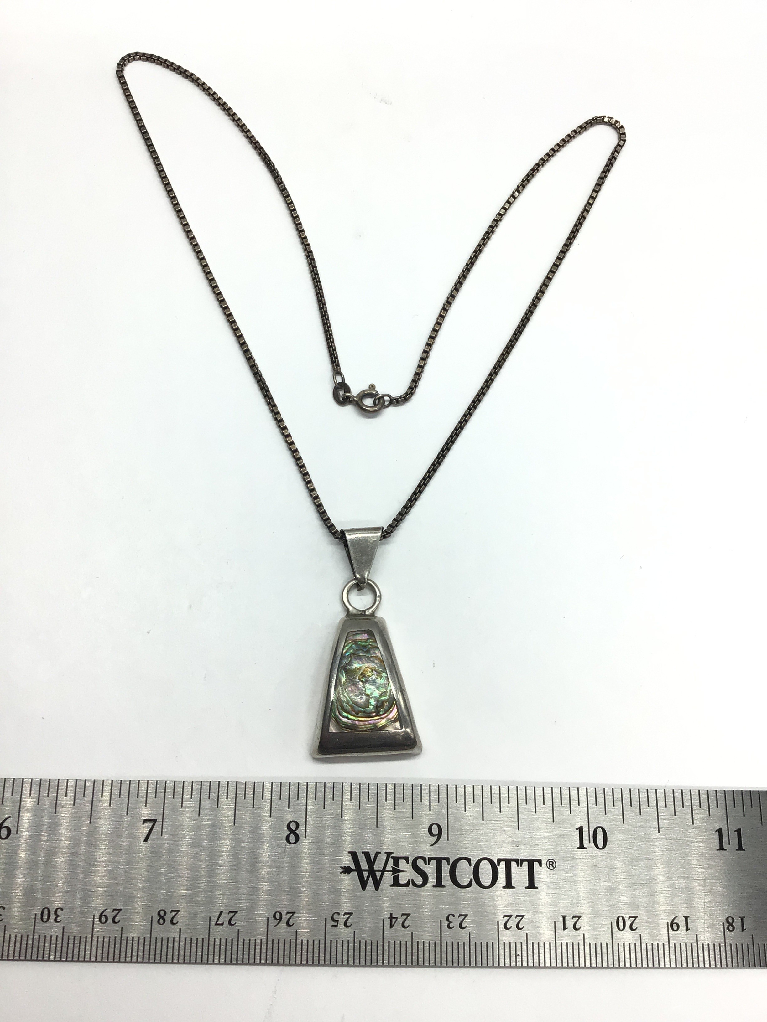 Sterling silver necklace with pendant