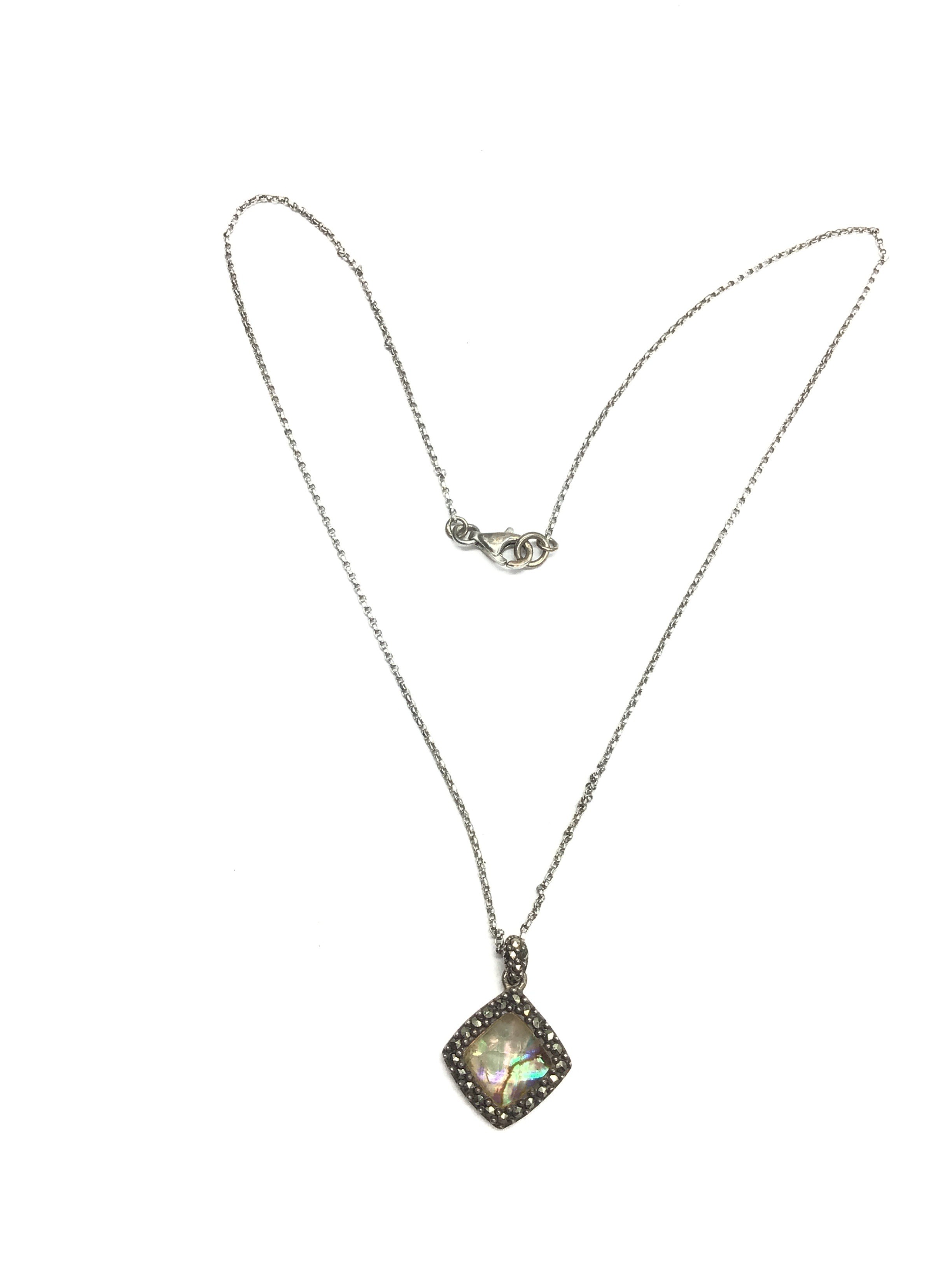 Sterling silver necklace with pendant