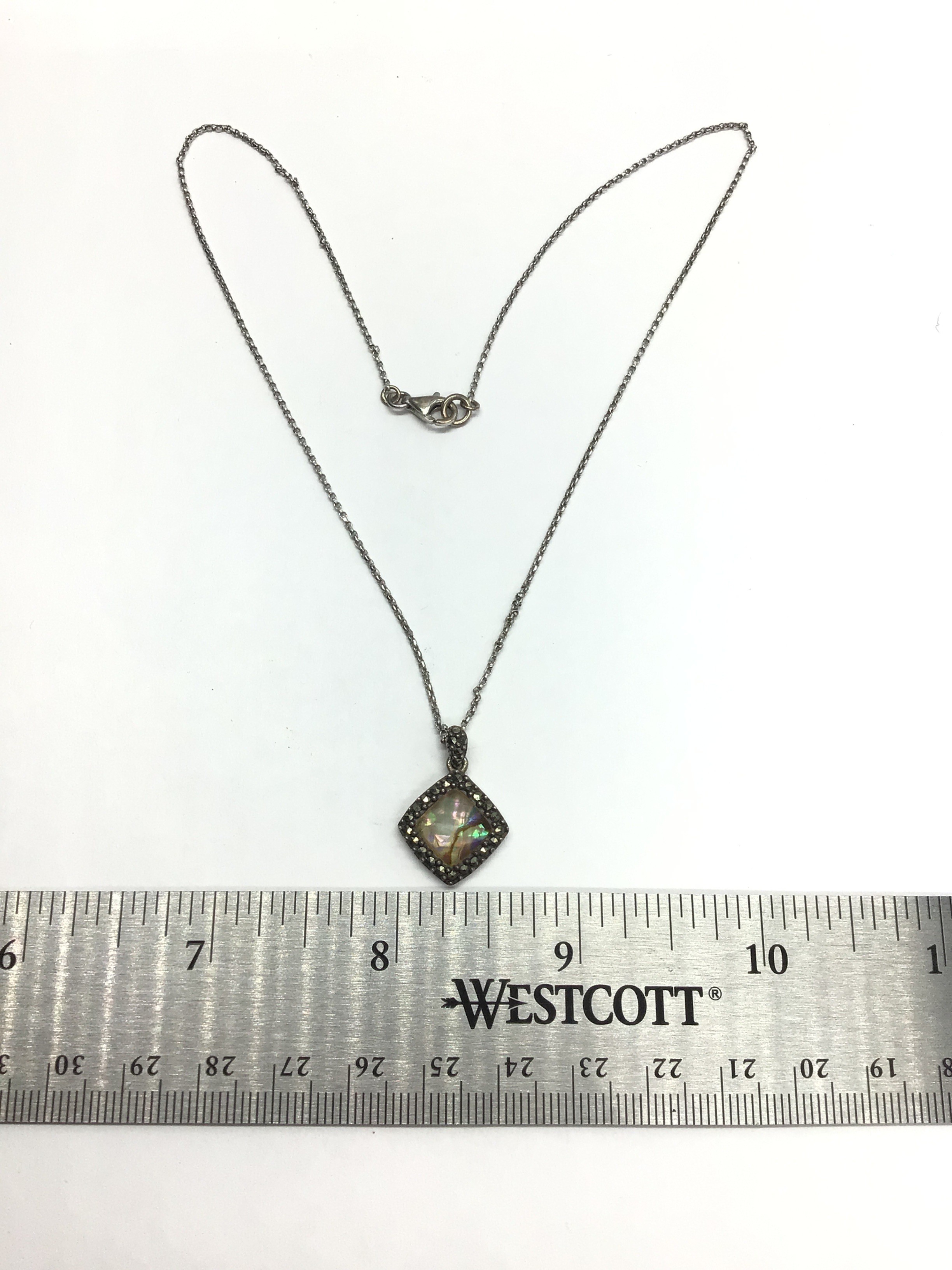 Sterling silver necklace with pendant