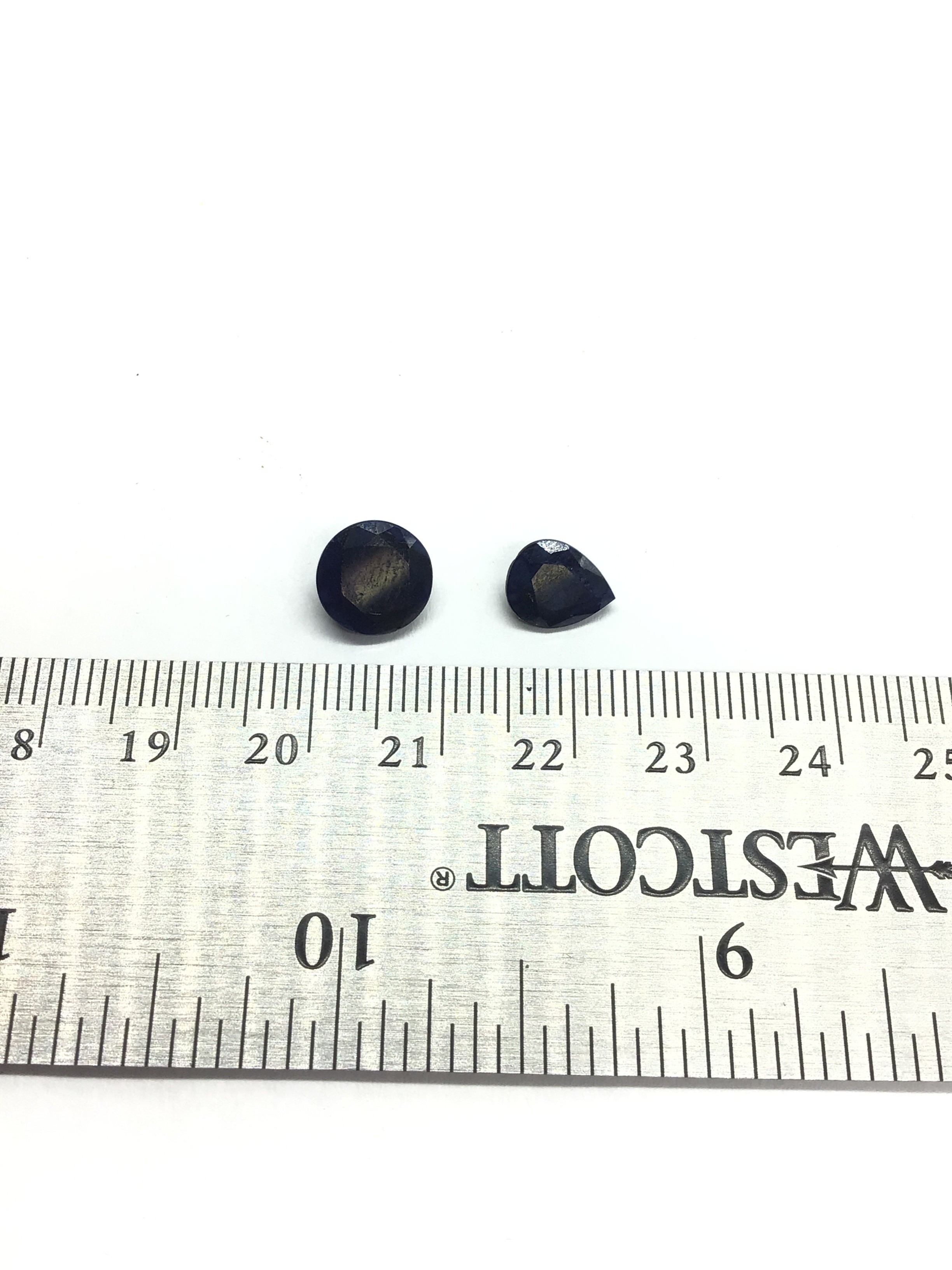 Blue sapphire gemstones