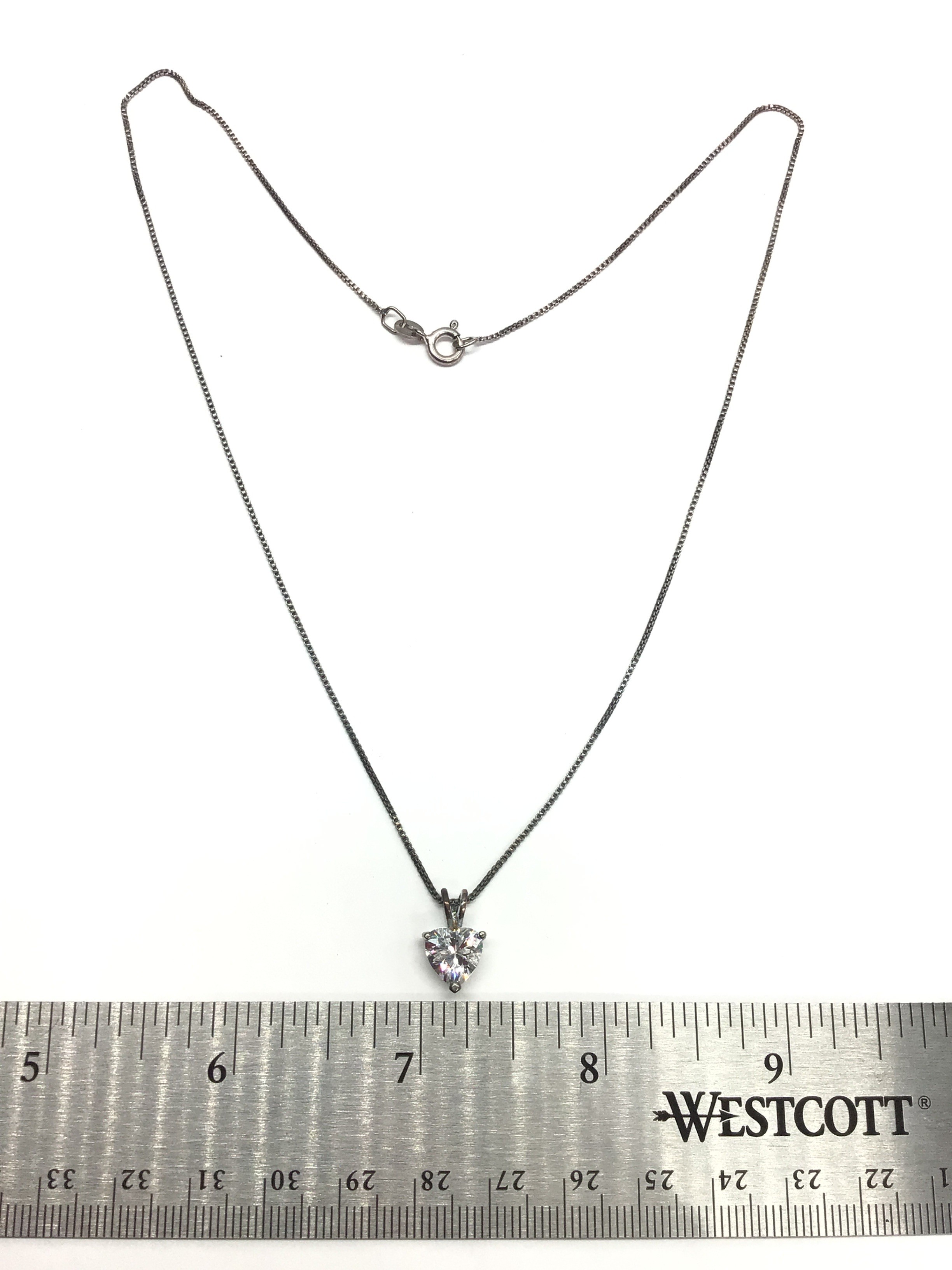Sterling silver necklace with pendant