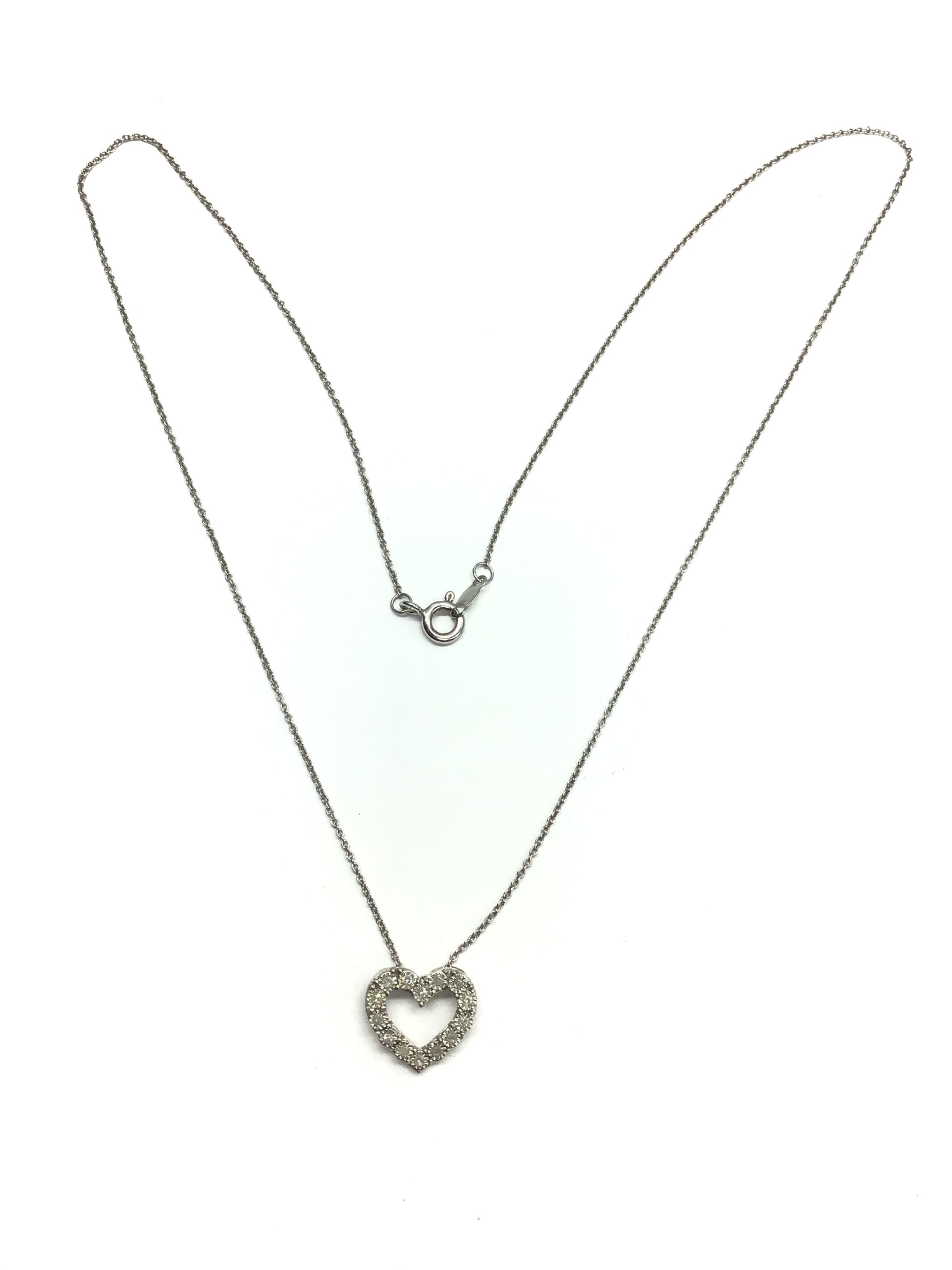 Sterling silver necklace with pendant