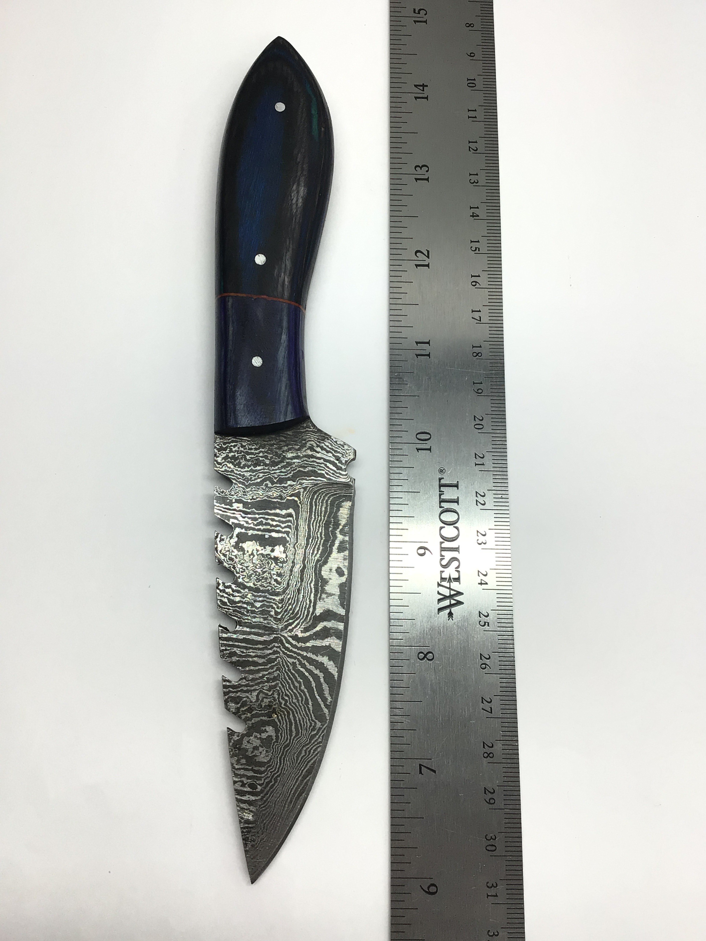 Damascus skinning knife