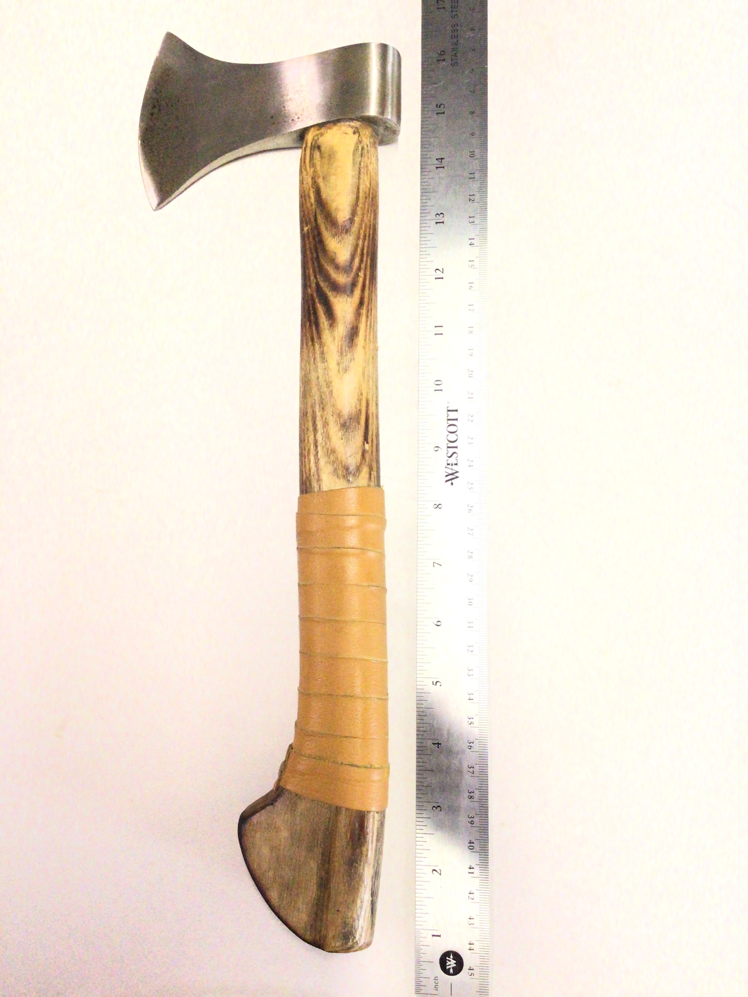 Hand ax