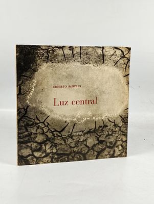Ernerto Sanpaio; Luz central. SAMPAIO (Ernesto) 
LUZ Central . Lisboa: s.n., 1958. 
64 pp.; 210 mm.