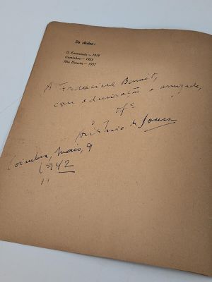 Ant&oacute;nio de Sousa; Ilha Deserta. SOUSA (Ant&oacute;nio de) 
ILHA DESERTA . Coimbra: Presen&ccedil;a, 1937. 