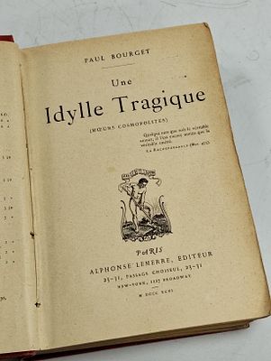 Idylle. BOURGET (Paul) UNE IDYLLE Tragique (Moeurs Cosmopolites) . Paris: Alphonse Lemerre, 