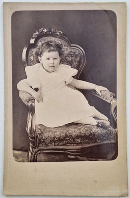 Детский кабинет-портрет. – [Нрзб.], б.г., на фирменном бланке, размер 16,5х10 см. Фотография 