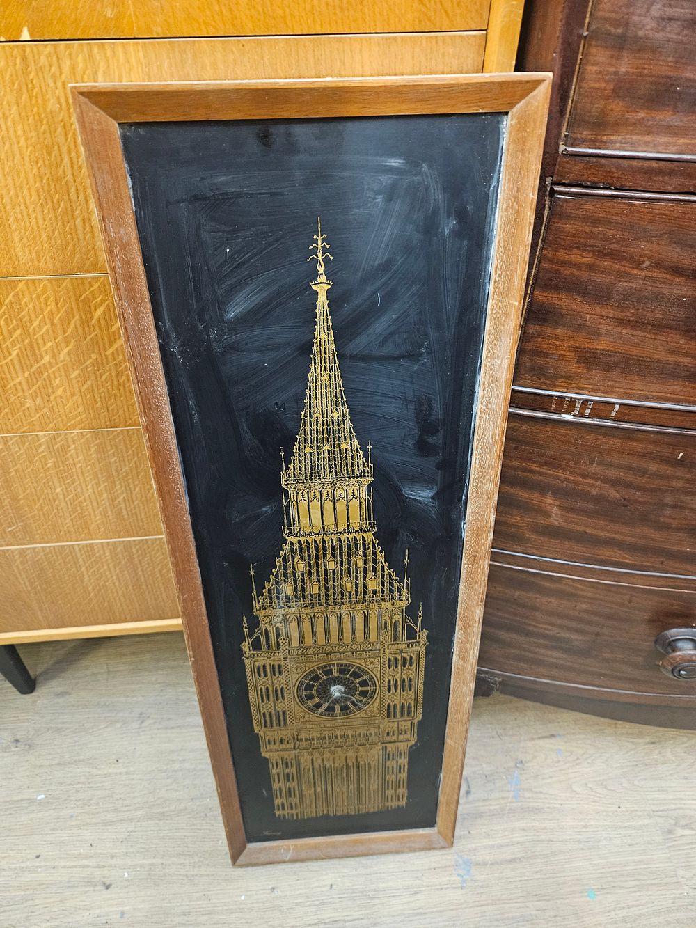 Lot 210 – A Mid-20th Century Decorative Wall Clock Depicting the Elizabeth Tower, London