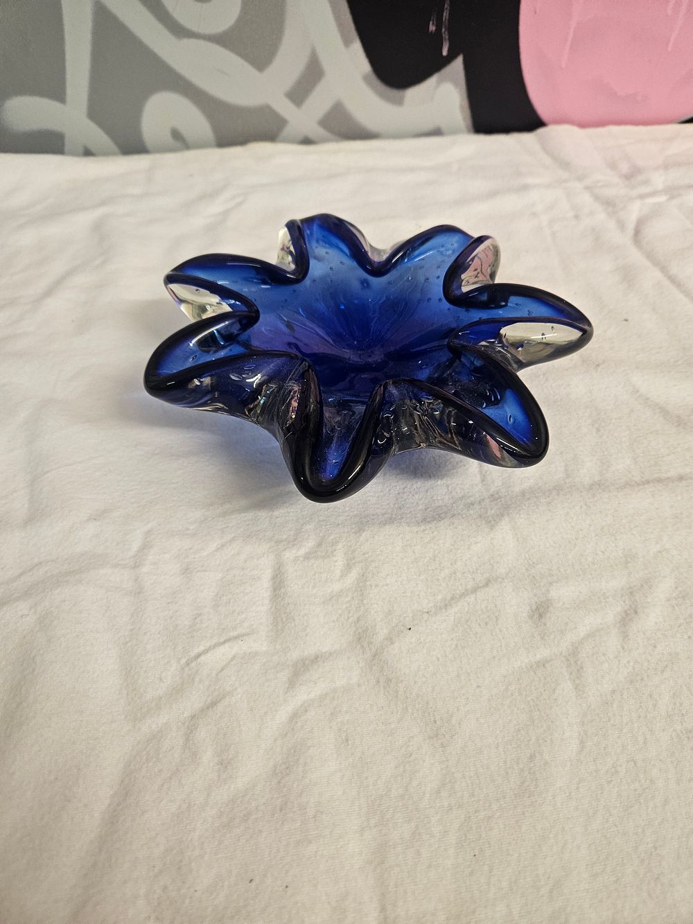 Lot 237 – A Mid-Century Murano Style Cobalt Blue Sommerso Art Glass Bowl