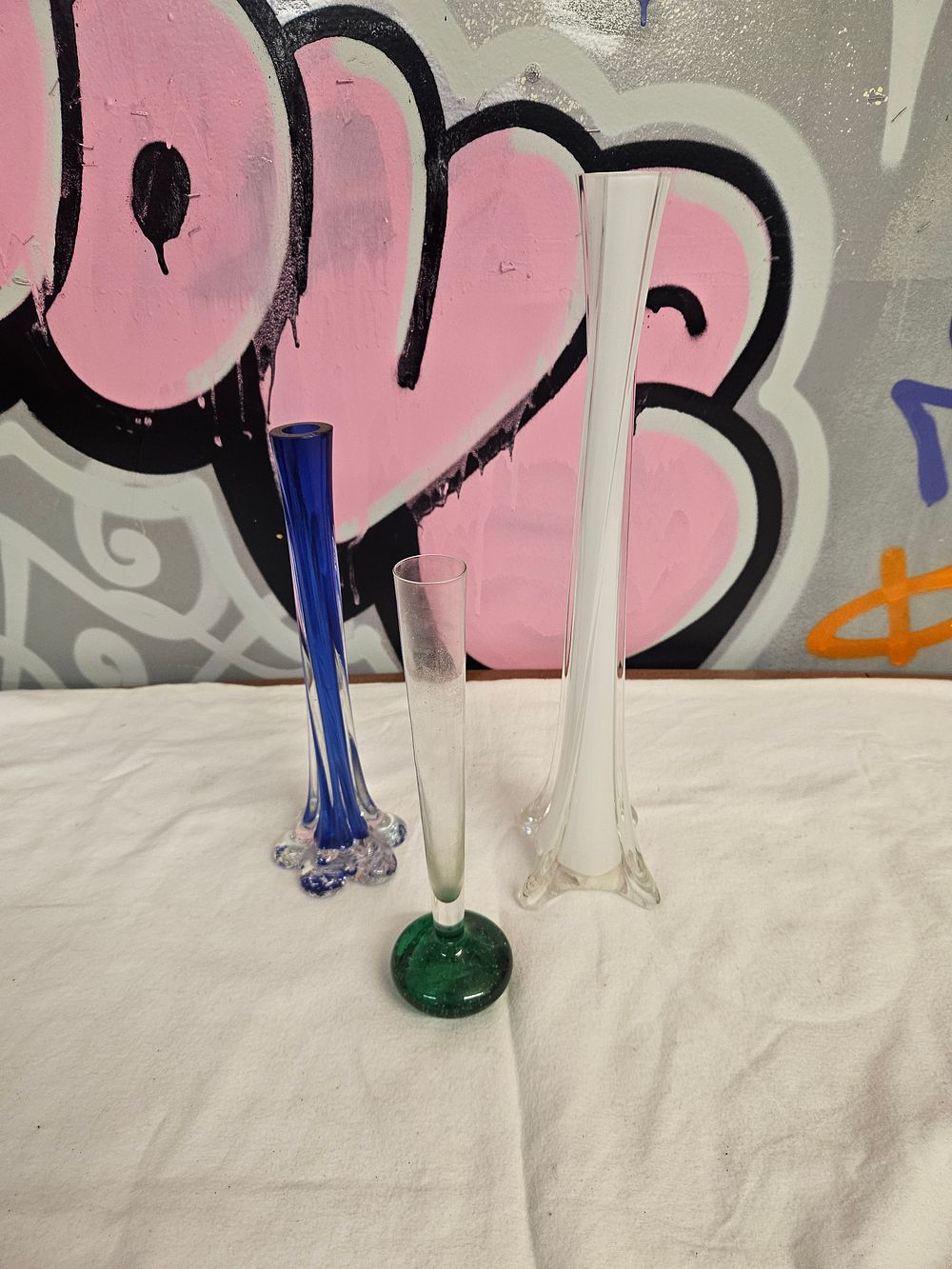 Lot 267 – A Collection of Mid-Century Modern Art Glass Bud Vases